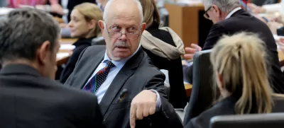 Ljubljana, DZ.Nadaljevanje redne seje DZ, na kateri so med drugim obravnavali predlog zakona o Javnem skladu RS za financiranje razgradnje Nuklearne elektrarne Krsko in odlaganje radioaktivnih odpadkov in izrabljenega goriva iz Nuklearne elektrarne Krsko, predlog zakona o elektronskih komunikacijah, novelo zakona o divjadi in lovstvu in spremembe zakona o pokojninskem in invalidskem zavarovanju.Poslanec Gibanja Svoboda Miroslav Gregoric.