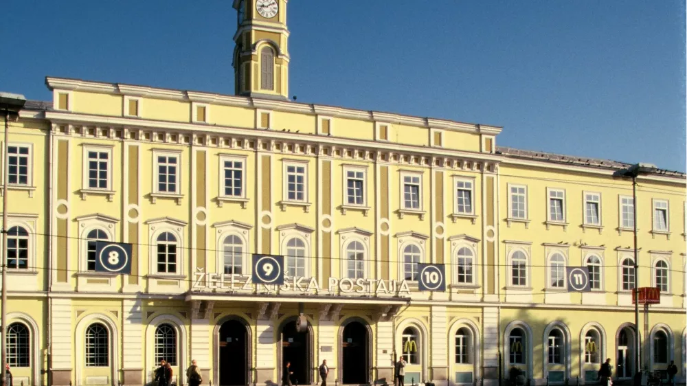Železni&scaron;ka postaja Ljubljana