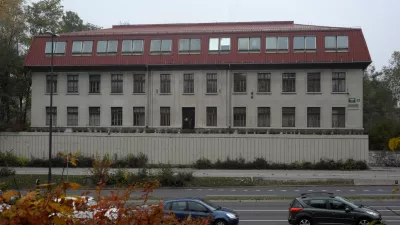 Ĺ˝elezniĹˇki zdravstveni dom Ljubljana, CelovĹˇka cesta 4//FOTO: TOMAĹ˝ ZAJELĹ&nbsp;NIK