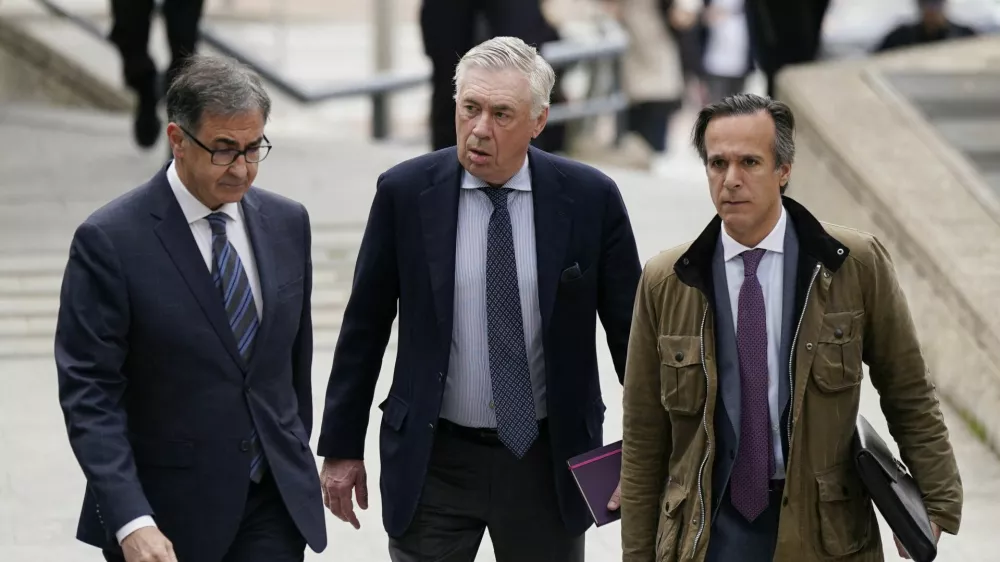 Soccer Football - Real Madrid coach Carlo Ancelotti faces tax trial - Madrid, Spain - April 2, 2025 Real Madrid coach Carlo Ancelotti arrives at court REUTERS/Ana Beltran