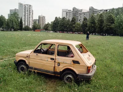 Zapu&scaron;čeno vozilo, avto
