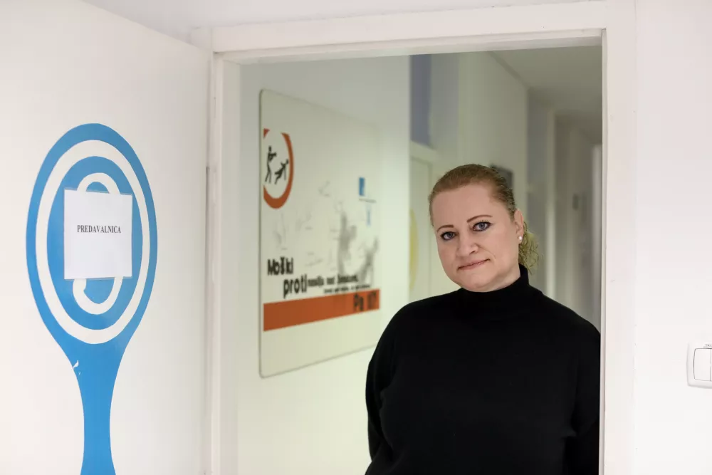 - 12.03.2021 &ndash; Katja Zabukovec Kerin, predsednica Dru&scaron;tva za nenasilno komunikacijo - nevladna, neprofitna in humanitarna organizacija, ki se ukvarja s preprečevanjem nasilja v družbi in &scaron;irjenjem principov nenasilne komunikacije. //FOTO. Luka Cjuha / Foto: Luka Cjuha