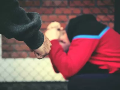 Klofutanje, brcanje, zmerjanje, kričanje, grožnje in posmeh so kruta realnost medvrstni&scaron;kega nasilja na območju Ptuja. Fotografija je simbolična. Foto: Alamy Stock Photo