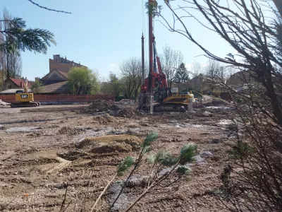 Stare objekte Vrtca Trnovo na Karunovi so gradbeni delavci že poru&scaron;ili. Foto: Vanja Brkić