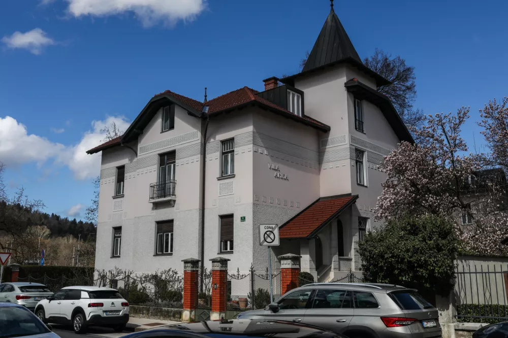Vila Anka v sredi&scaron;ču mesta pri Narodni galeriji, kjer je nekaj vil z napisom imena.&nbsp;Foto:&nbsp;Bojan Velikonja