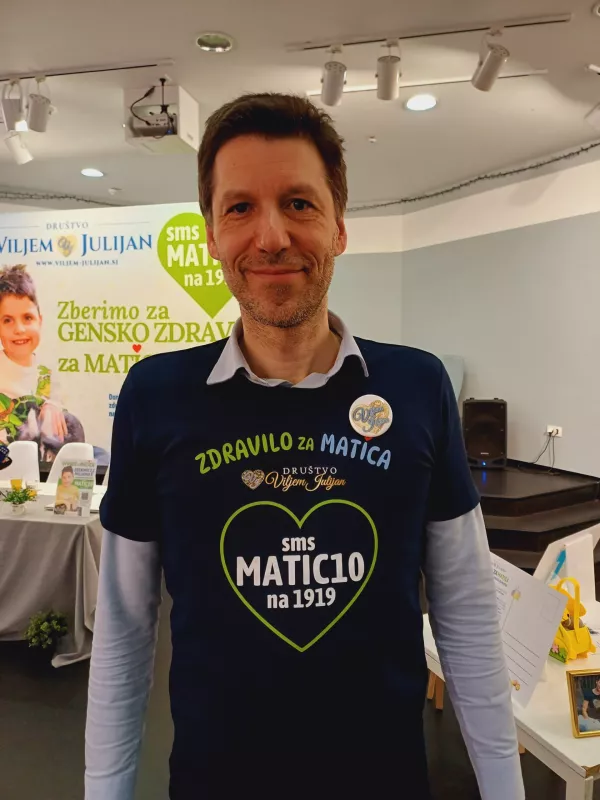 Dr. Nejc Jelen, predsednik Dru&scaron;tva Viljem Julijan:&nbsp;&raquo;Že od začetka zbiralne akcije lanskega decembra smo zavzeto iskali vse mogoče načine, da bi lahko Matic prejel gensko terapijo na ugodnej&scaron;i način in s tem tudi v najkraj&scaron;em možnem času.&laquo;&nbsp;Foto: Tina Jereb