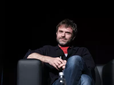 &raquo;Če na podnebne spremembe ali na vojno gledamo kot na nekaj, kar se morda utegne zgoditi, ne bomo naredili nič. Razumeti moramo, da se podnebje že spreminja, da vojna že poteka, in to na na&scaron;em pragu,&laquo; poudarja italijanski pisatelj Paolo Giordano. Foto:&nbsp;Jaka Gasar