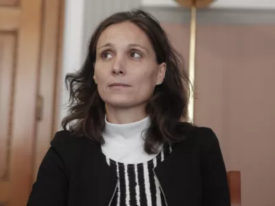 generalna direktorica Direktorata za proračun Sa&scaron;a Jazbec- 07.10.2014 - novinarska konferenca ministra za finance Du&scaron;ana Mramorja, na kateri je predstavil okvira državnih proračunov za leti 2014 in 2015//FOTO: Luka Cjuha