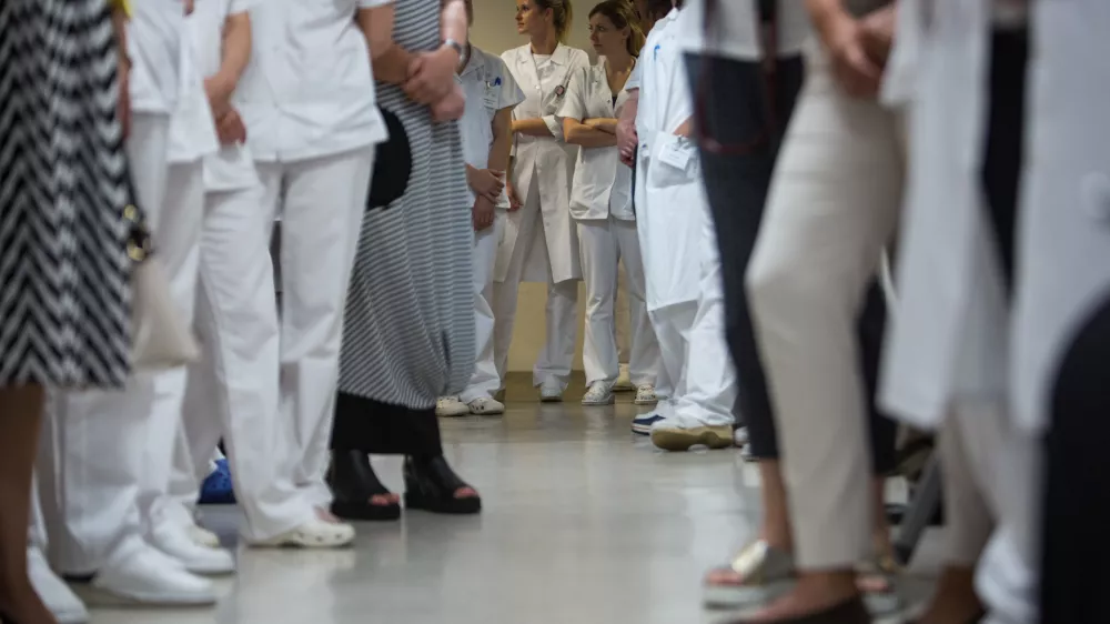 - 17.06.2016 - Simbolična fotografija - medicinske sestre - zdravstvo - medicina - zdravnik - čakalne vrste -   ..//FOTO: Maja Marko