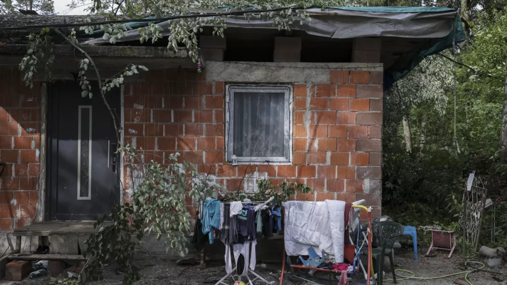 - 25.07.2023- Neurje prizadelo romsko naselje Lepovče v Ribnici //FOTO: Jaka Gasar