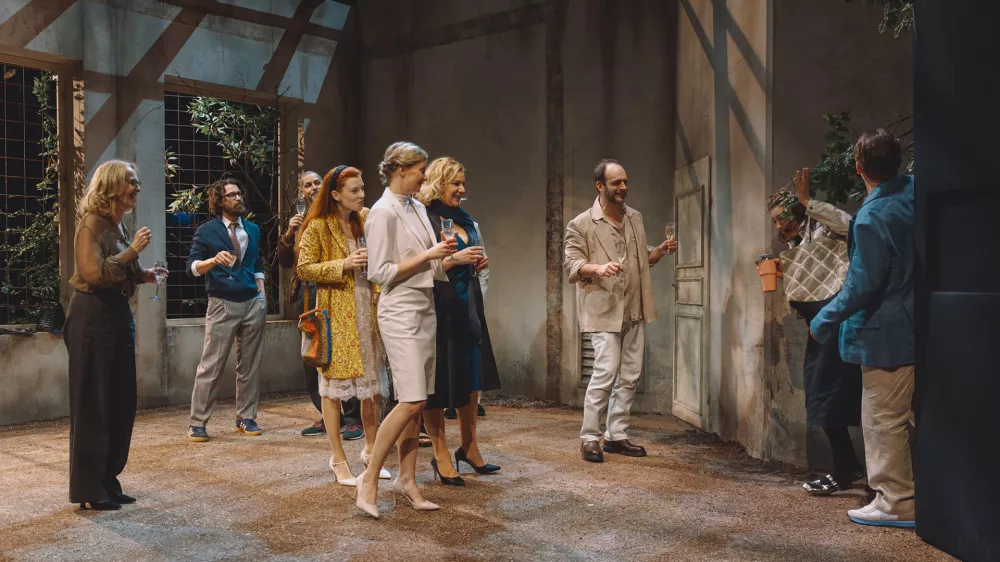 Lutz H&uuml;bner: Vila blok Evropa, MGL 2025