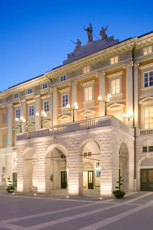 Teatro Verdi Trst / Foto: Parenzan