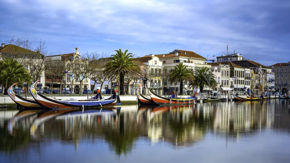 Ria canal in Aveiro. Moliceiro boats.