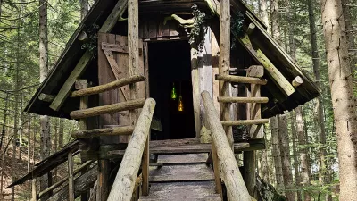 Misija eliksir je namenjena starej&scaron;im otrokom in odraslim, saj morajo za uspe&scaron;no razre&scaron;itev zapletenih ugank po&scaron;teno napeti možgane. F kranjska-gora,si