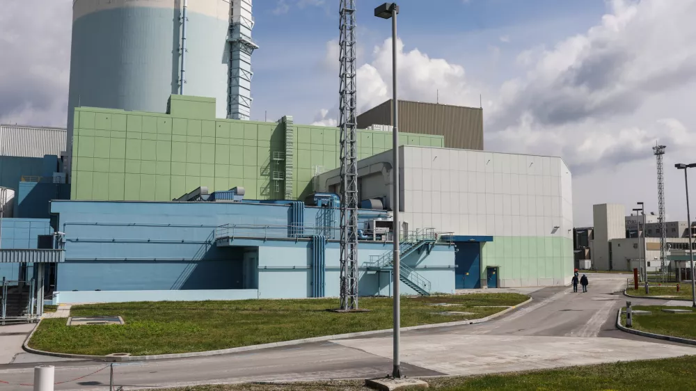 - jedrski reaktor - proizvodnja električne energije- Energetika, elektrika, samoskrba, daljnovod &mdash; 19.04.2023 &ndash; Nuklearna elektrarna Kr&scaron;ko (NEK), edina slovenska jedrska elektrarna, ki deluje od leta 1983 //FOTO: Bojan Velikonja