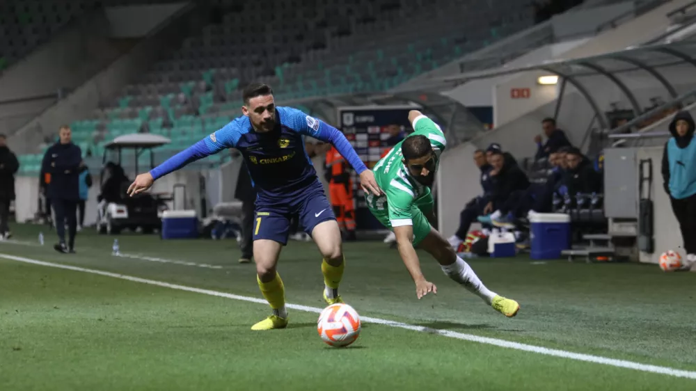 Aljo&scaron;a Matko (levo) 06.04.2023 &ndash; nogomet - Olimpija: Celje,&nbsp;pokal Pivovarne Union, četrtfinale:&nbsp;//FOTO: Luka Cjuha