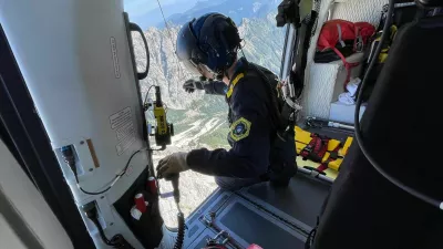 Helikoptersko re&scaron;evanje v gorah / Foto: Pu Kranj