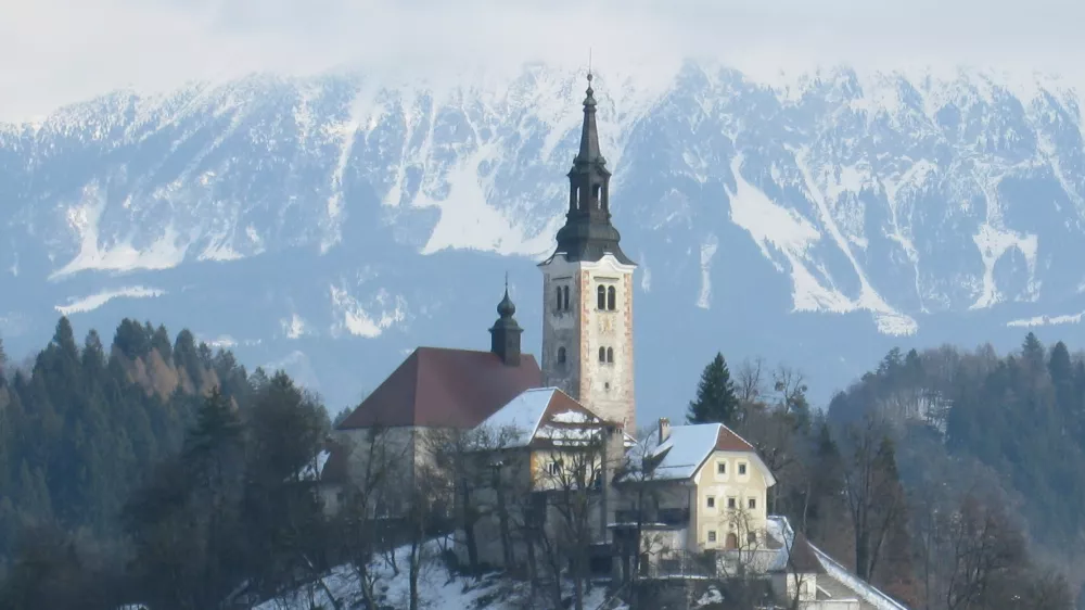 blejski otok, zamrzneno jezero / Foto: Miran &scaron;ubic