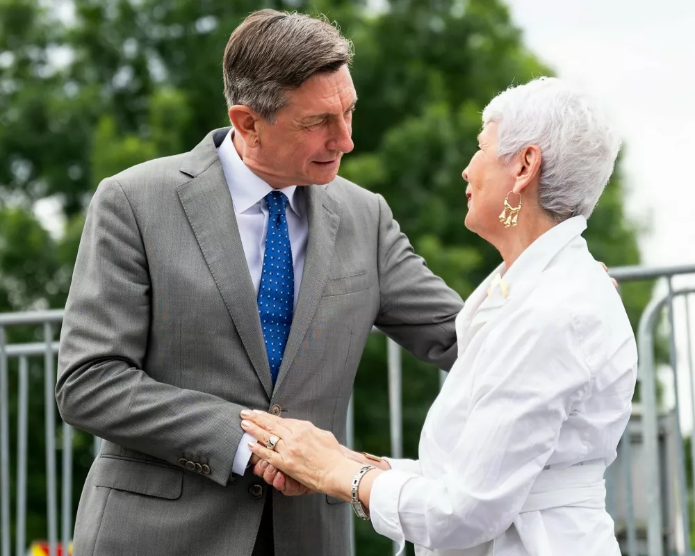 Metlika, nekdanji mejni prehod Jurovski Brod - Metlika.Srecanje bivsega predsednika republike Boruta Pahorja in bivse hrvaske premierke Jadranke Kosor ob deseti obletnici clanstva Hrvaske v EU. / Foto: Bostjan Podlogar/sta