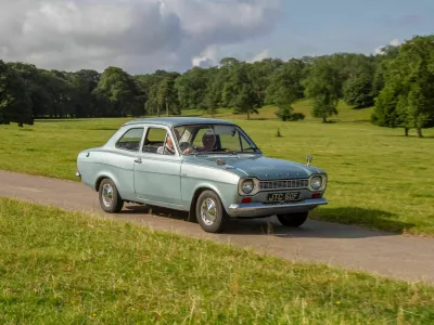Ford escort je prodajno pot na evropskih cestah začel januarja 1968, bil je na voljo kot limuzina in karavan, zadnjega so proizvedli 34 let kasneje. Zvrstilo se je &scaron;est generacij, v 80. in 90. letih pa je veljal za enega najbolje prodajanih avtomobilov na Otoku, skupno jih je tekoči trak zapustilo 4,1 milijona. Foto: Reuters