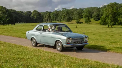 Ford escort je prodajno pot na evropskih cestah začel januarja 1968, bil je na voljo kot limuzina in karavan, zadnjega so proizvedli 34 let kasneje. Zvrstilo se je &scaron;est generacij, v 80. in 90. letih pa je veljal za enega najbolje prodajanih avtomobilov na Otoku, skupno jih je tekoči trak zapustilo 4,1 milijona. Foto: Reuters