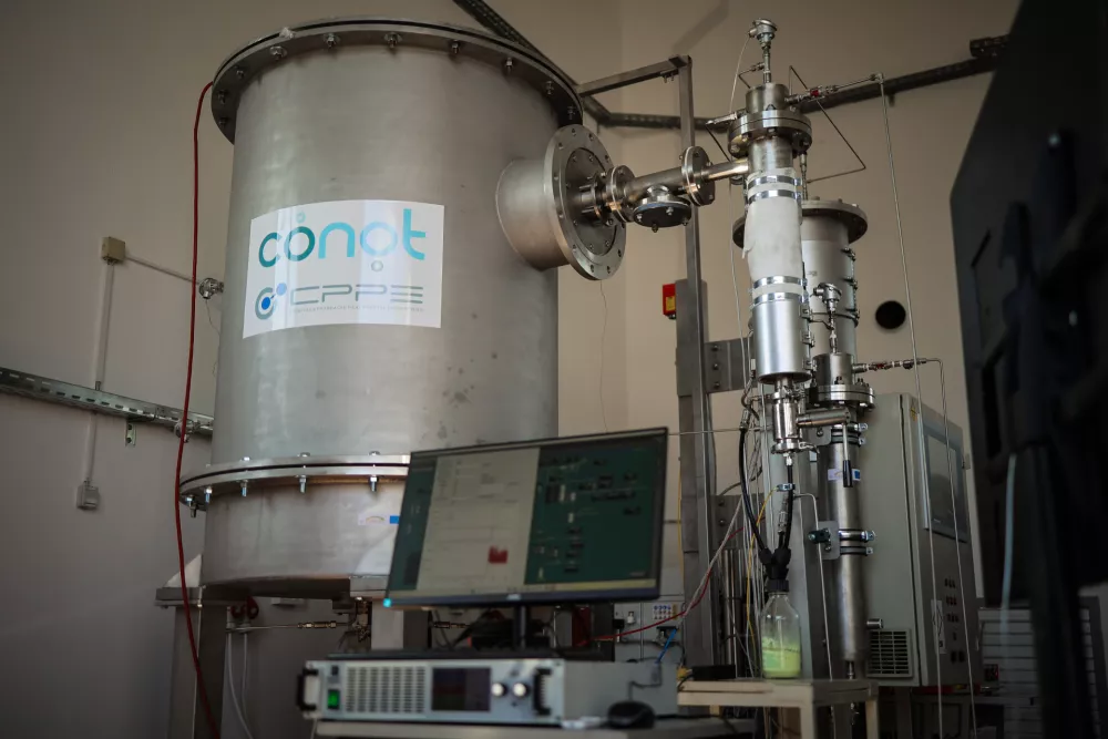 Dol pri Ljubljani, Reaktorski center Podgorica.Predstavitev projekta e-CODUCT s ciljem zmanjsanja toplogrednih plinov in kislih plinov pred uradnim odprtjem pilotnega elektrotermicnega kataliticnega reaktorja z lebdecim slojem v organizaciji Kemijskega instituta in Centra odlicnosti nizkoogljicne tehnologije.