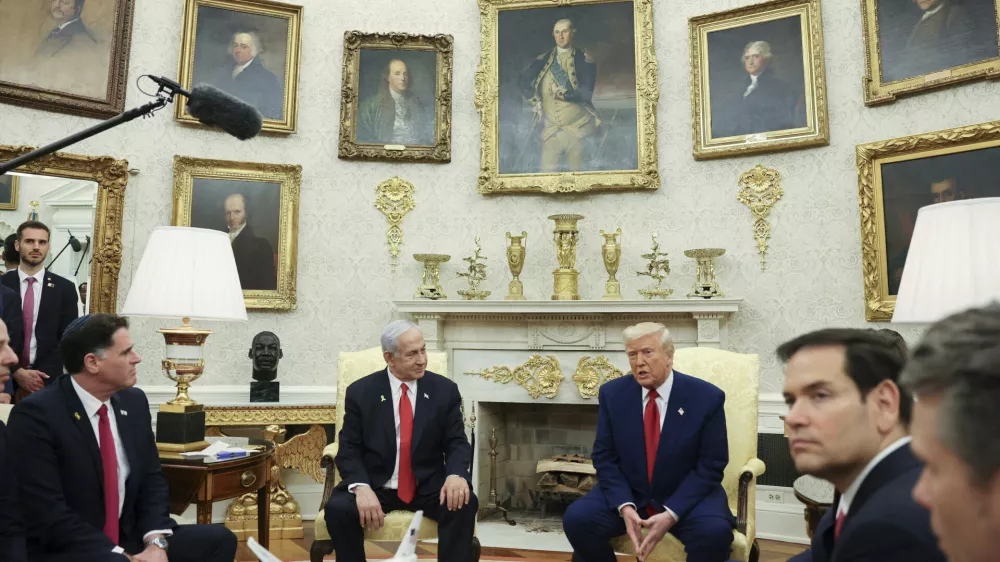 Ameri&scaron;ki predsednik Donald Trump je pogovore z Iranom o jedrskem programu napovedal med obiskom izraelskega premierja Benjamina Netanjahuja v Beli hi&scaron;i. Foto: AP