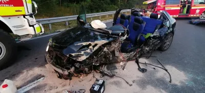 V hudi prometni nesreči pri Kozini je umrla 25-letna voznica avta. 