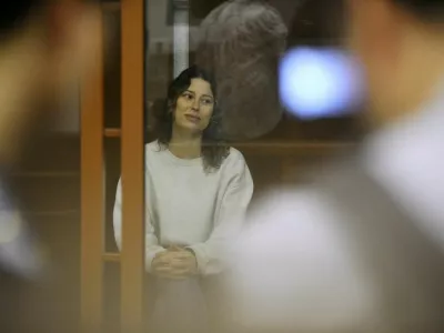 Russian-American dual citizen Ksenia Karelina, accused of treason for making a donation to a charity supporting Ukraine, attends a court hearing in Yekaterinburg, Russia August 15, 2024. REUTERS/Dmitry Chasovitin/