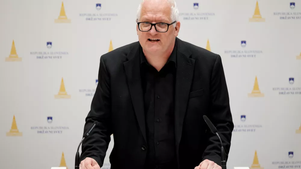 Ljubljana, DZ.Seja odbora DZ za kulturo, na kateri so med drugim obravnavali predlog zakona o medijih.Drzavni sekretar na ministrstvu za kulturo Marko Rusjan.