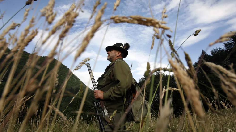 - lovec - jager - lovska pu&scaron;ka - // FOTO: Luka CjuhaOPOMBA: ZA OBJAVO V PRILOGI &ndash; DNEVNIKOV OBJEKTIV - REPORTAŽA