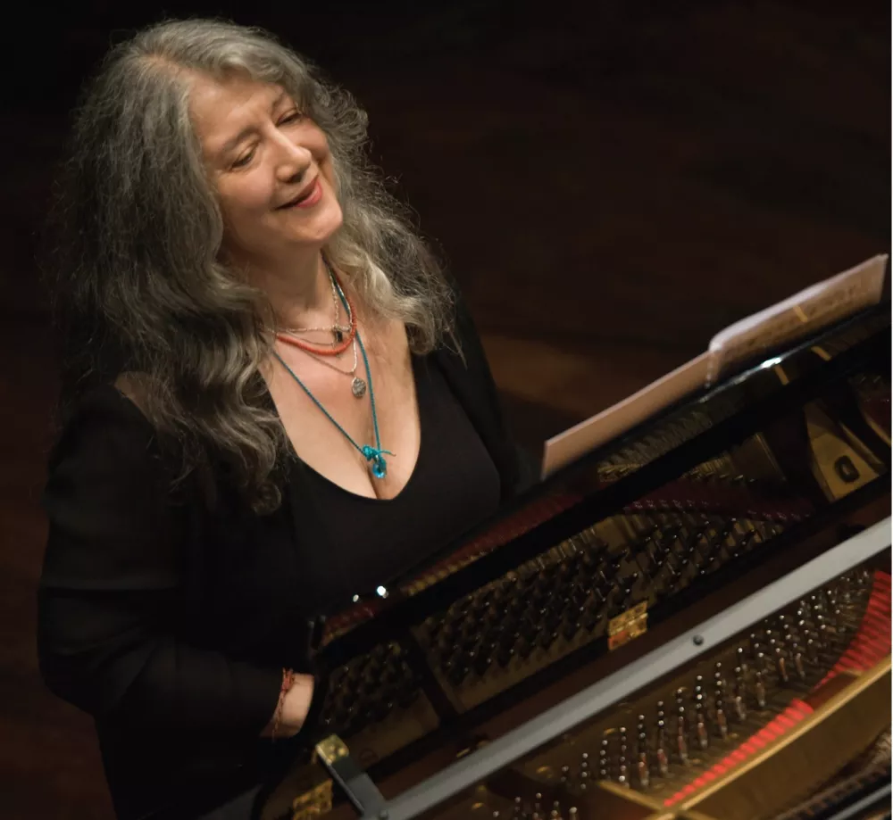 Prva dama svetovnega pianizma Martha Argerich ponovno prihaja na Ljubljana Festival, in sicer 10. septembra, ko bosta z njo Filharmonični orkester Monte Carlo in maestro Charles Dutoit. Foto: arhiv festivala