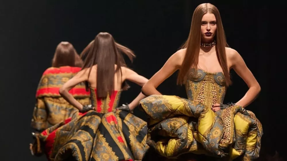 Zadnja modna revija italijanske znamke versace. F IG7 