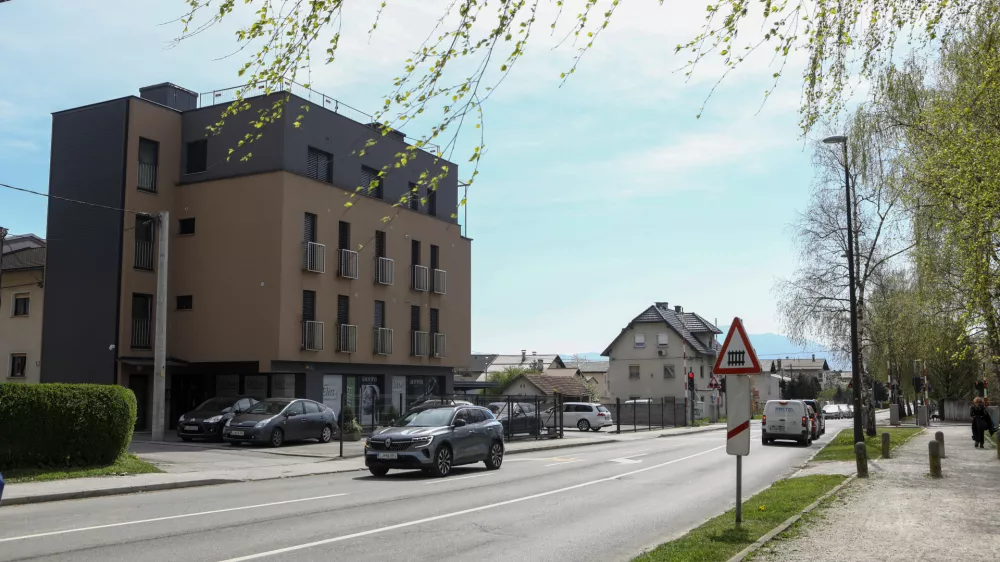 11.04.2025 - Naselje Rudnik Ljubljana - Peruzzijeva ulicaFoto: Luka Cjuha