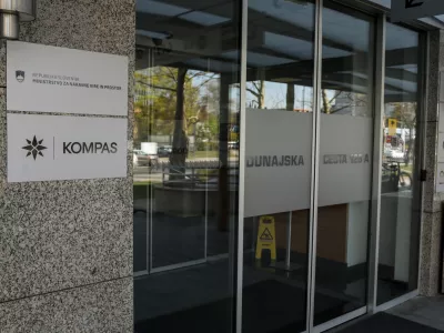 Februarja je Kompas zamenjal sedež podjetja. Foto: Bojan Velikonja