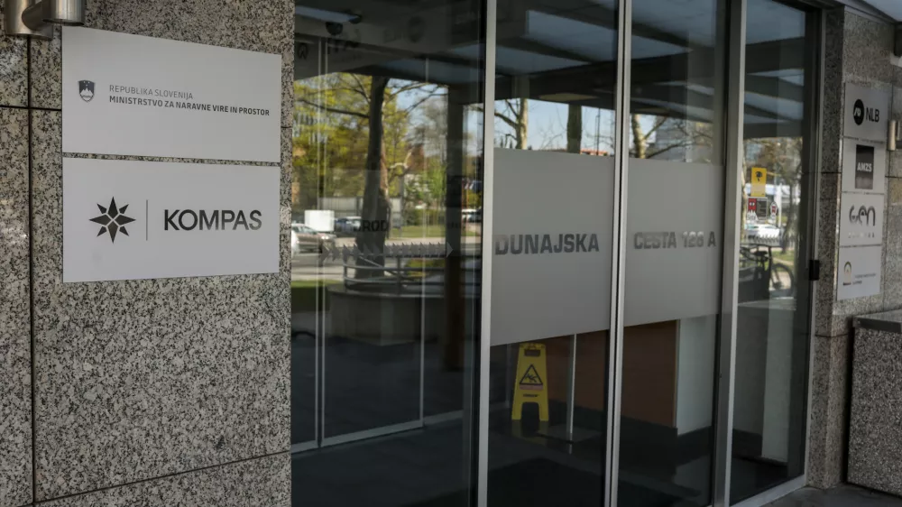 Februarja je Kompas zamenjal sedež podjetja. Foto: Bojan Velikonja