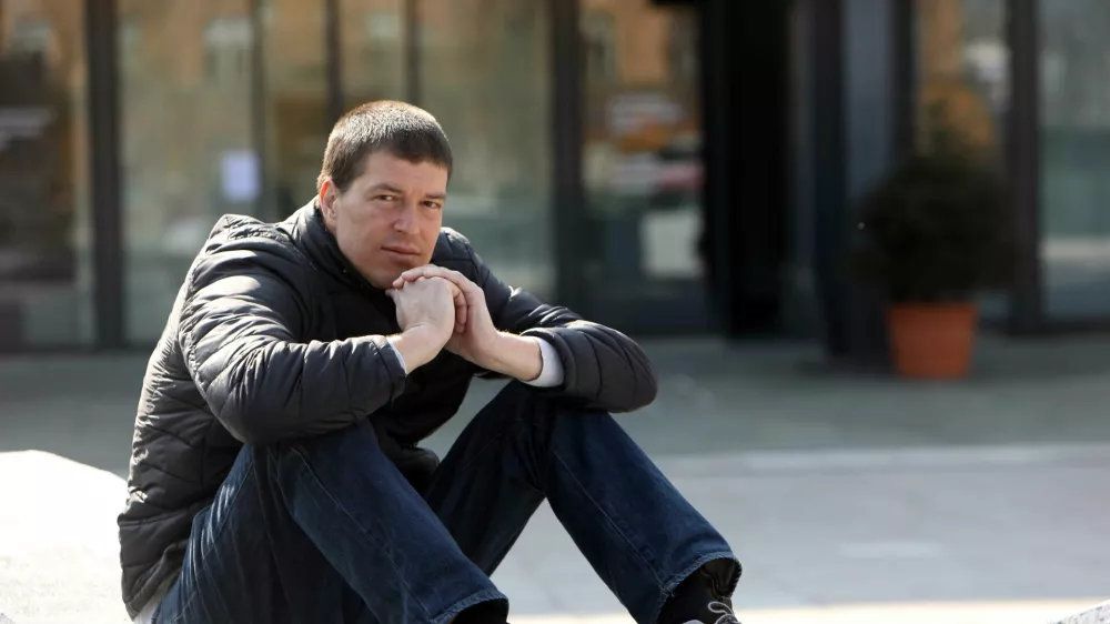 - 07.03.2022 - Goran Vojnović, filmski in televizijski režiser ter scenarist, pisatelj in kolumnist //FOTO: Tomaž Skale