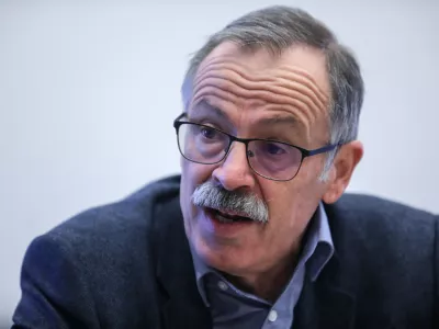 - 15.01.2019 &ndash; red.prof.dr. Mojmir Mrak, profesor za področje mednarodnih financ in ekonomskih politik EU na Ekonomski fakulteti Univerze v Ljubljani  //FOTO: Jaka GasarOPOMBA: ZA OBJEKTIV - INTERVJU - 2019