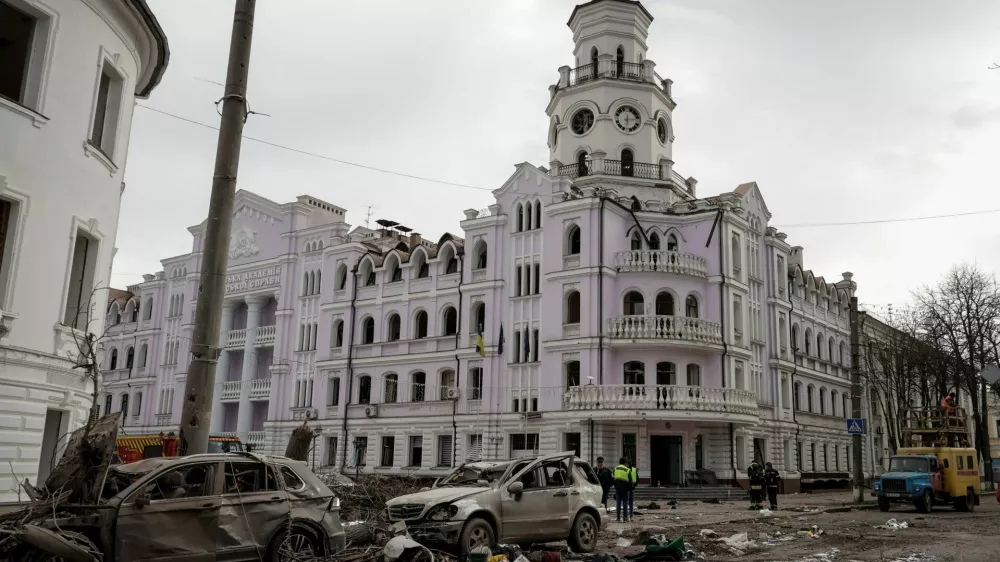 A view shows the site of a Russian missile strike, amid Russia's attack on Ukraine, in Sumy, Ukraine April 13, 2025. REUTERS/Sofiia Gatilova
