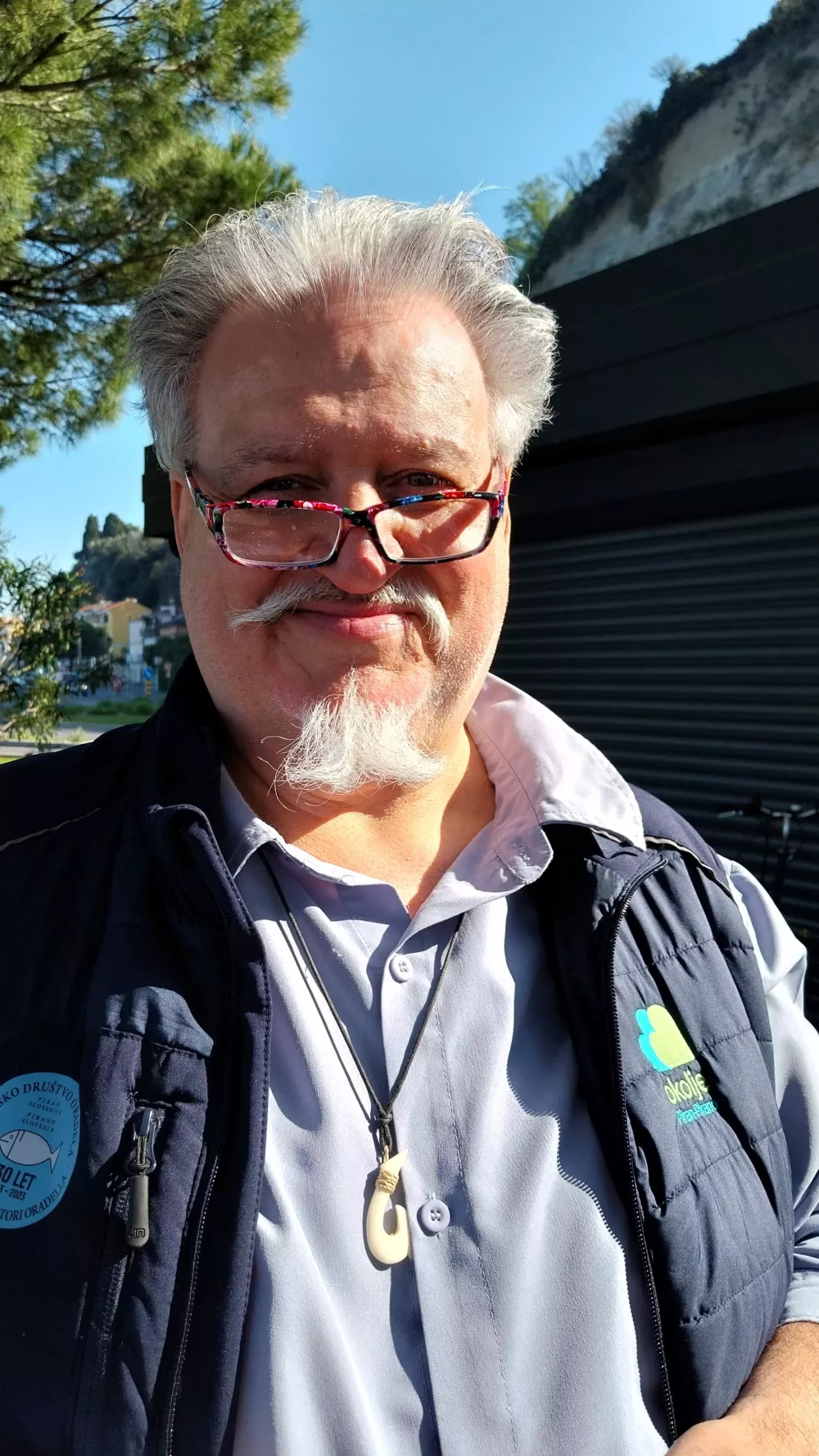 Odprto prvenstvo občine Piran v trkarjenju s palico z zidane obale.