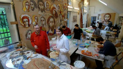 Marko Ivan Rupnik v ateljeju Centra Aletti leta 2007. Foto: Profimedia