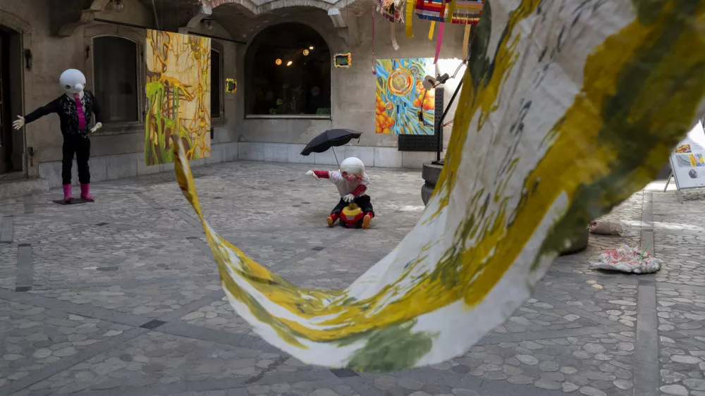 11.04.2025 Kolektiv D&oslash;ug D&oslash;uglandie, razstava atrij Mestne hi&scaron;eFOTO: Nik Erik Neubauer