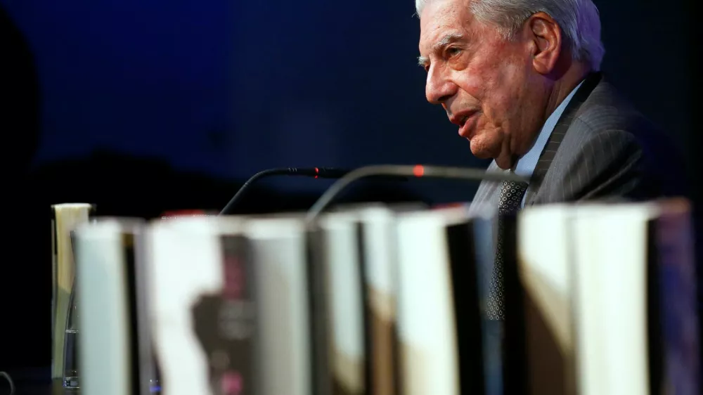 Mario Vargas Llosa je leta 2010 prejel tudi Nobelovo nagrado za književnost. Foto: Reuters