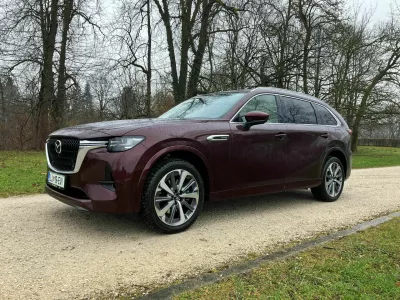 CX-80 je največja in najdražja mazda, temu primerno je bogato založena s serijsko opremo. Dizelski motor je varčen in zmogljiv.