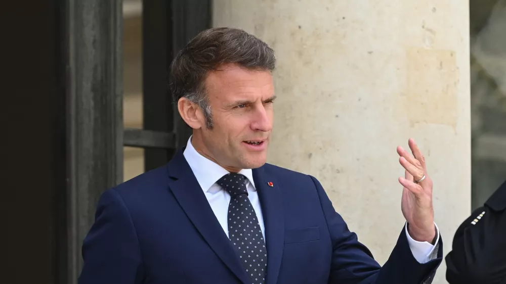 14 April 2025, France, ParisFrench President Emmanuel Macron waits to receive President of Kurdistan Region Nechirvan ahead of their meeting at the Elysee Palace. PhotoJulien Mattia/Le Pictorium via ZUMA Press/dpa