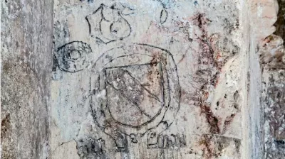 Grb nekdanjega avstrijskega viteza Tristrama von Teuffenbacha, najden na steni v Jeruzalemu.Foto: &Ouml;AW