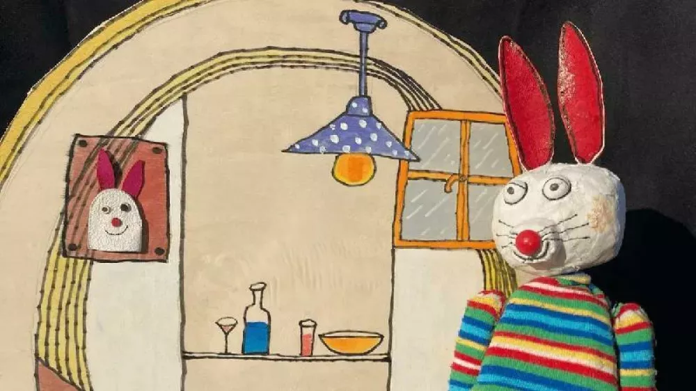 Ena zajčja, otro&scaron;ka predstava Gledali&scaron;ča Zapik, ki bo na sporedu v soboto dopoldne v Pre&scaron;ernovem gledali&scaron;ču Kranj. F arhiv gledali&scaron;ča