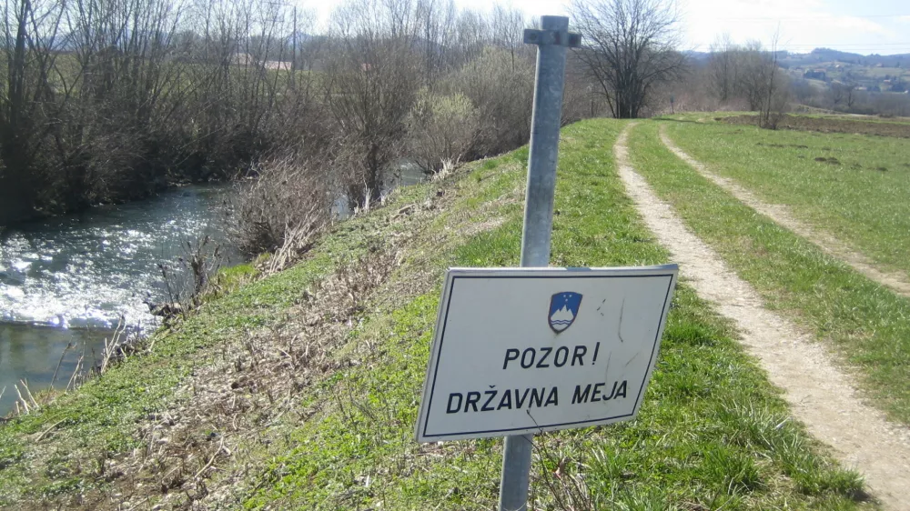 Slovensko-hrva&scaron;ka meja na reki SotliFoto: Ernest Sečen