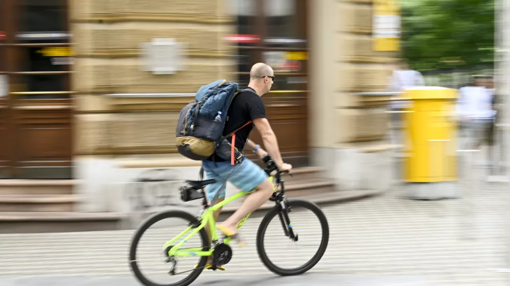- 02.06.2022 - Kolesarstvo v Ljubljani - kolesarji &ndash; kolesarjenje v mestu -//FOTO: Nik Erik Neubauer 