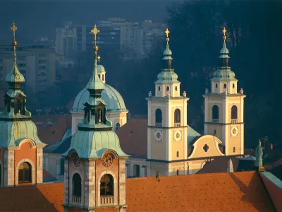Ljubljanska Stolnica, cerkev zvonik